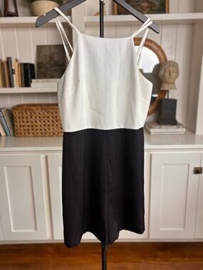 ⚫⚪ Ted Baker Colorblock Cami Romper | Size 2 | Ivory/Navy